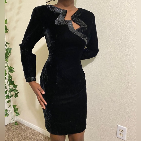 Magali collection, 100% rayon professional dry clean only. SIZE 6 - Picture 1 of 3